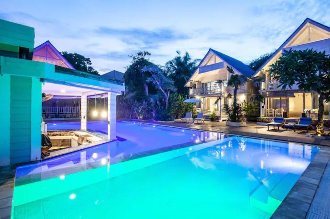Mesari Beach Hut Seminyak エクステリア 写真